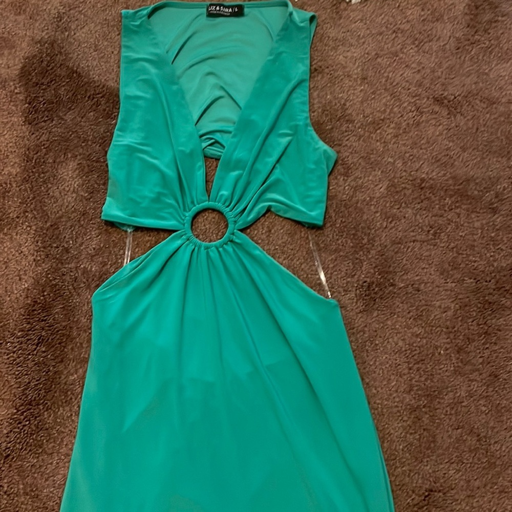 Green keyhole cutout vacation dress